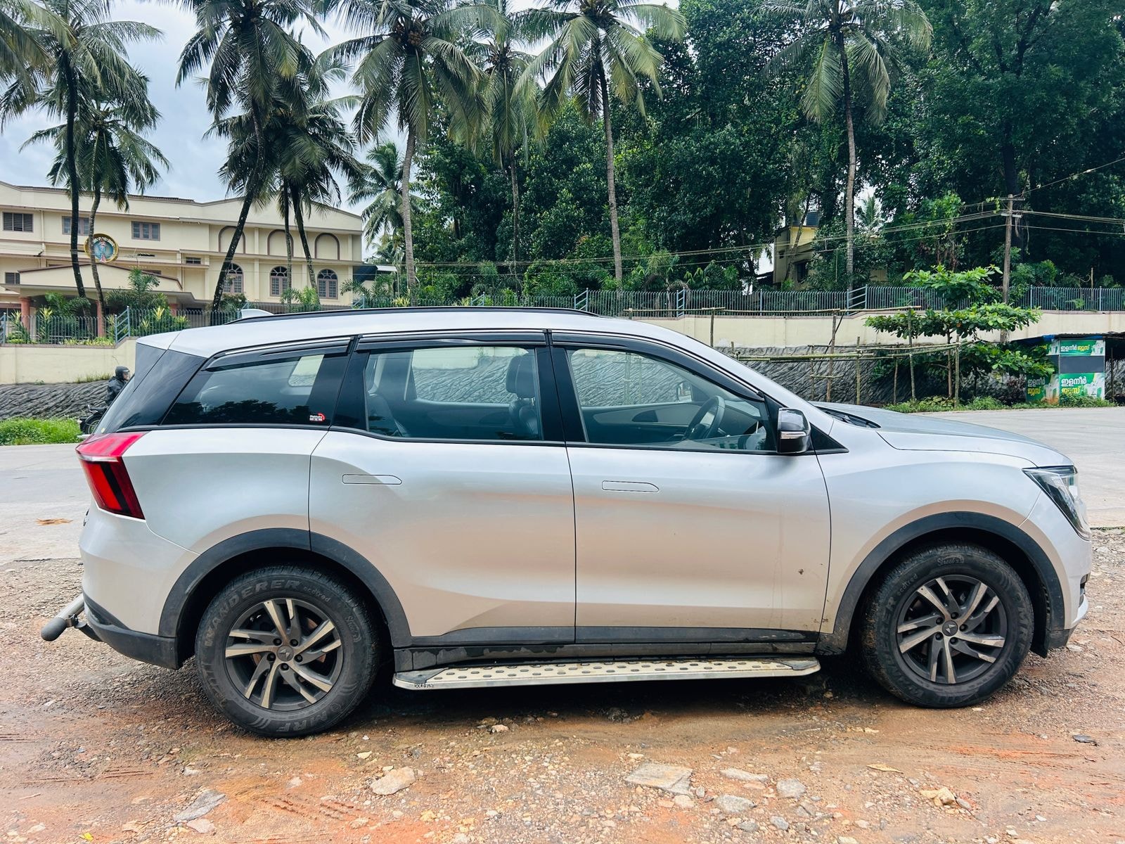 Used 2022 Mahindra XUV700 Used 2022 Mahindra XUV700