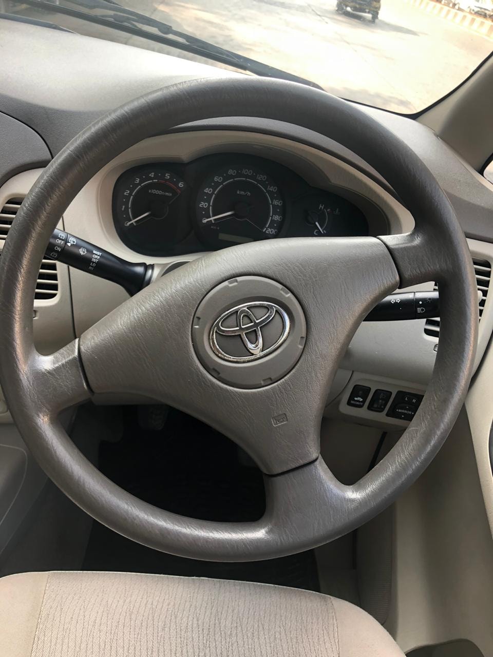 Innova image 15 Innova image 15