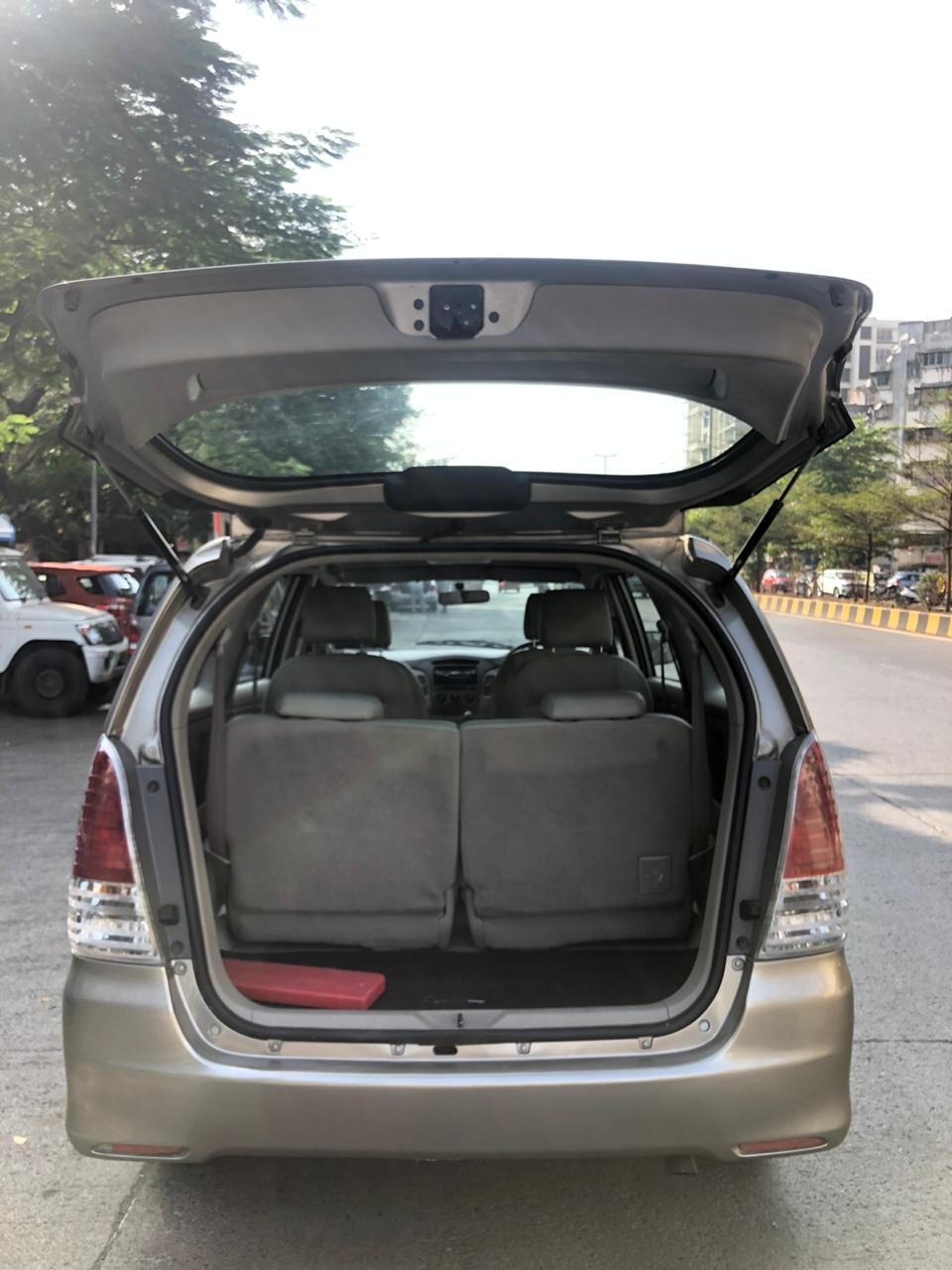 Innova image 16 Innova image 16