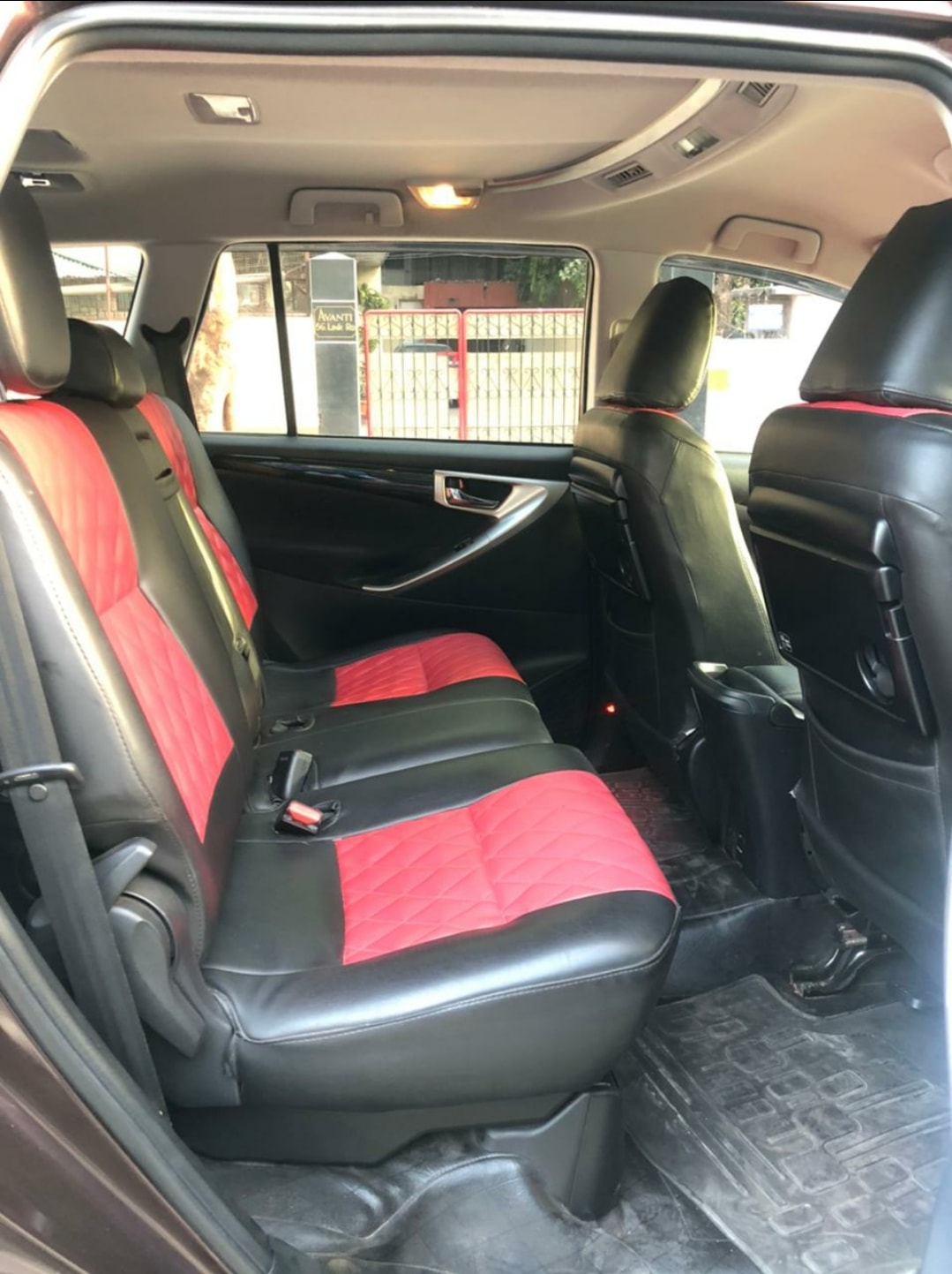 Innova Crysta image 2 Innova Crysta image 2