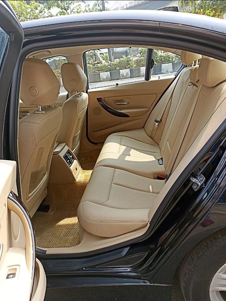 3 Series image 2 3 Series image 2