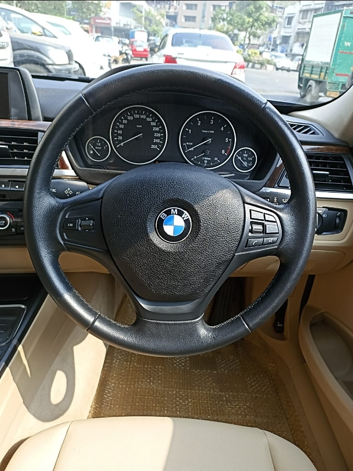 3 Series image 15 3 Series image 15