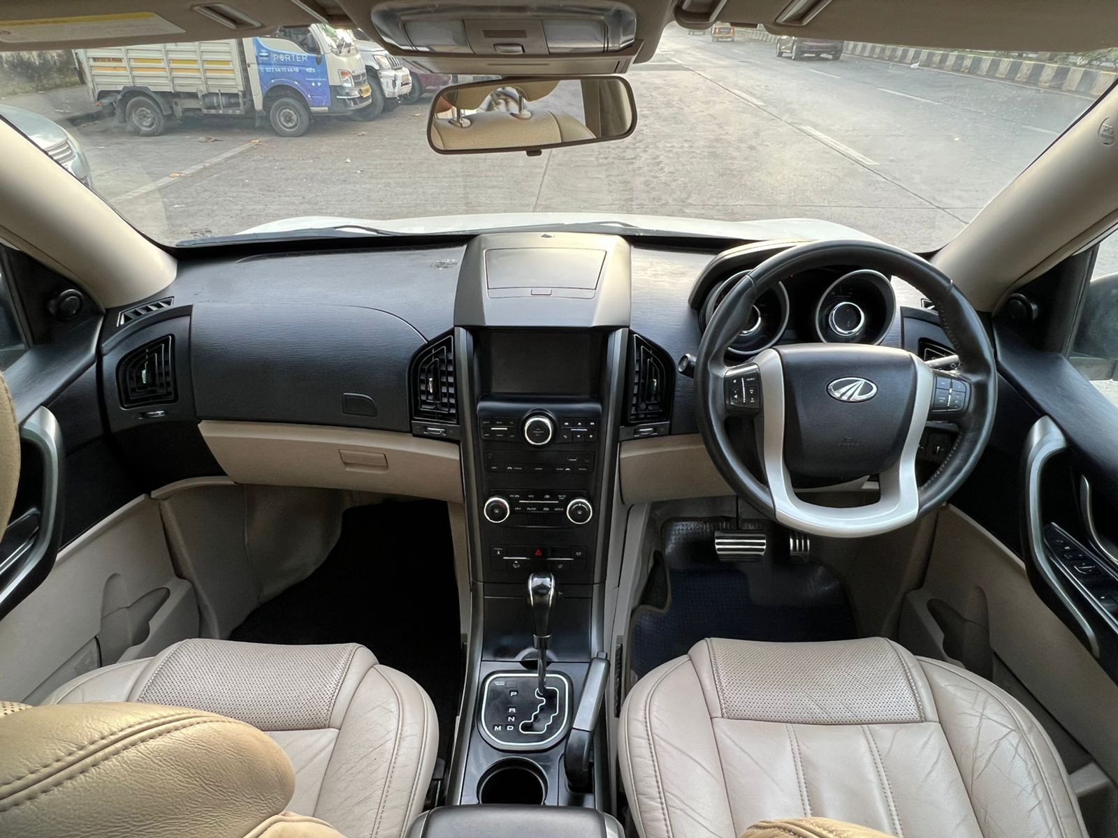 XUV500 image 13 XUV500 image 13