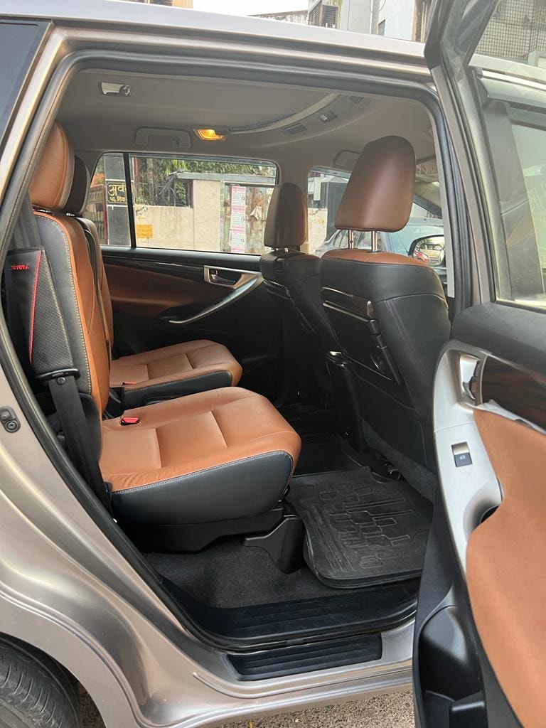 Innova Crysta image 12 Innova Crysta image 12