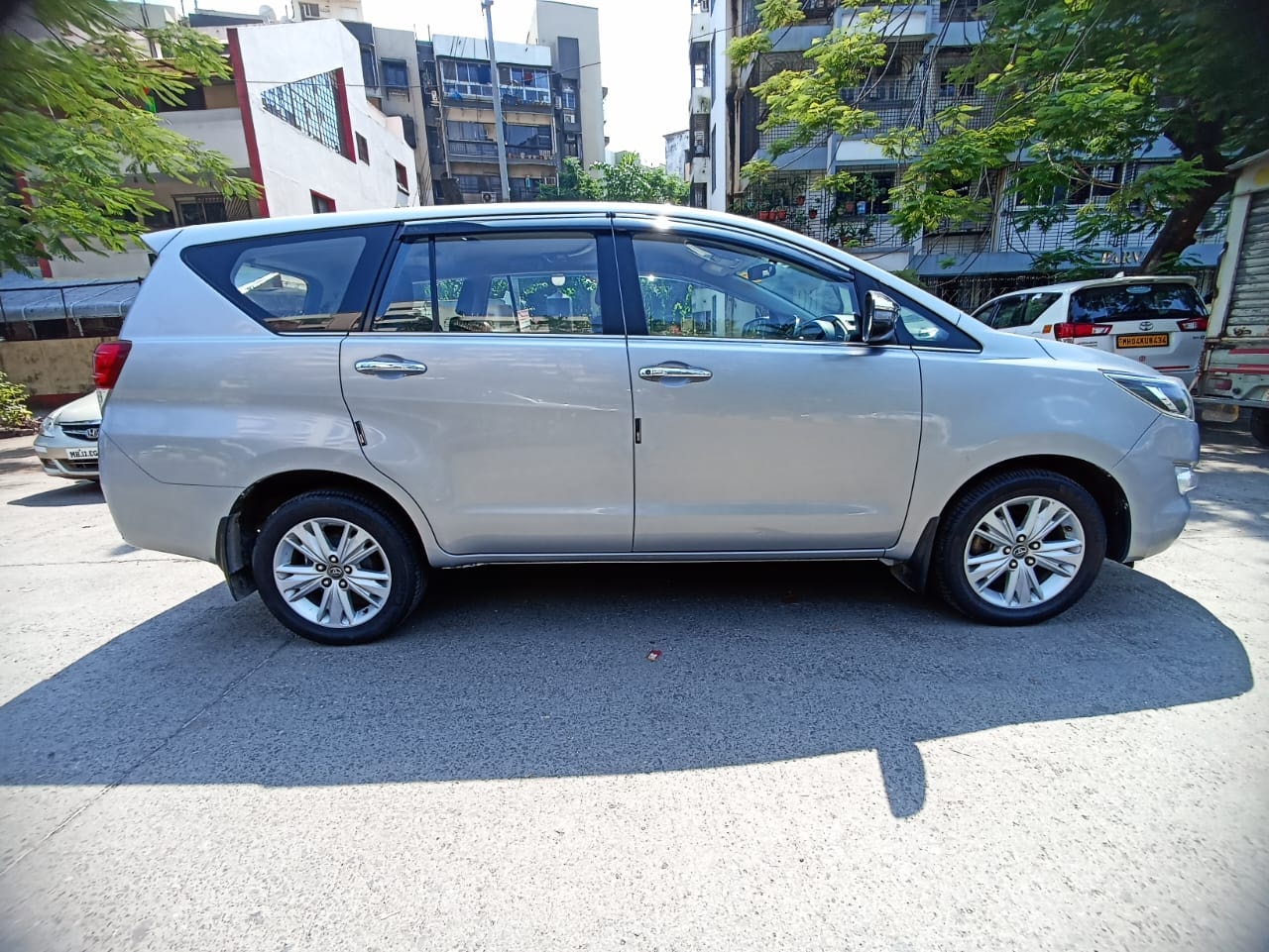 Innova Crysta image 6 Innova Crysta image 6