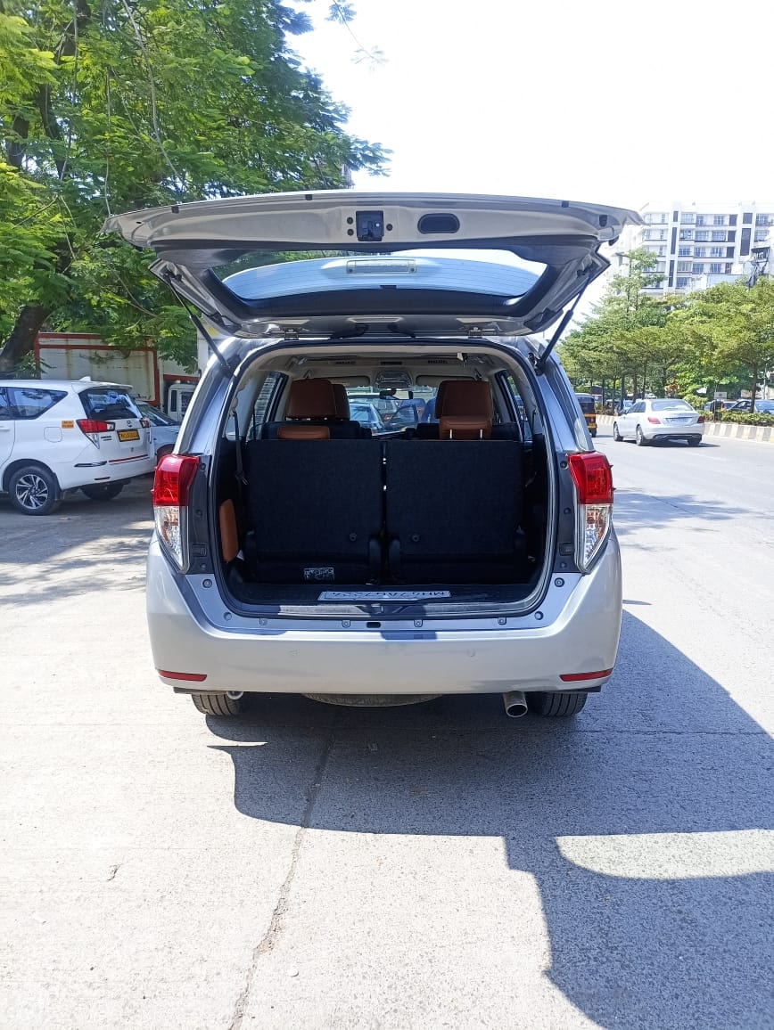 Innova Crysta image 10 Innova Crysta image 10