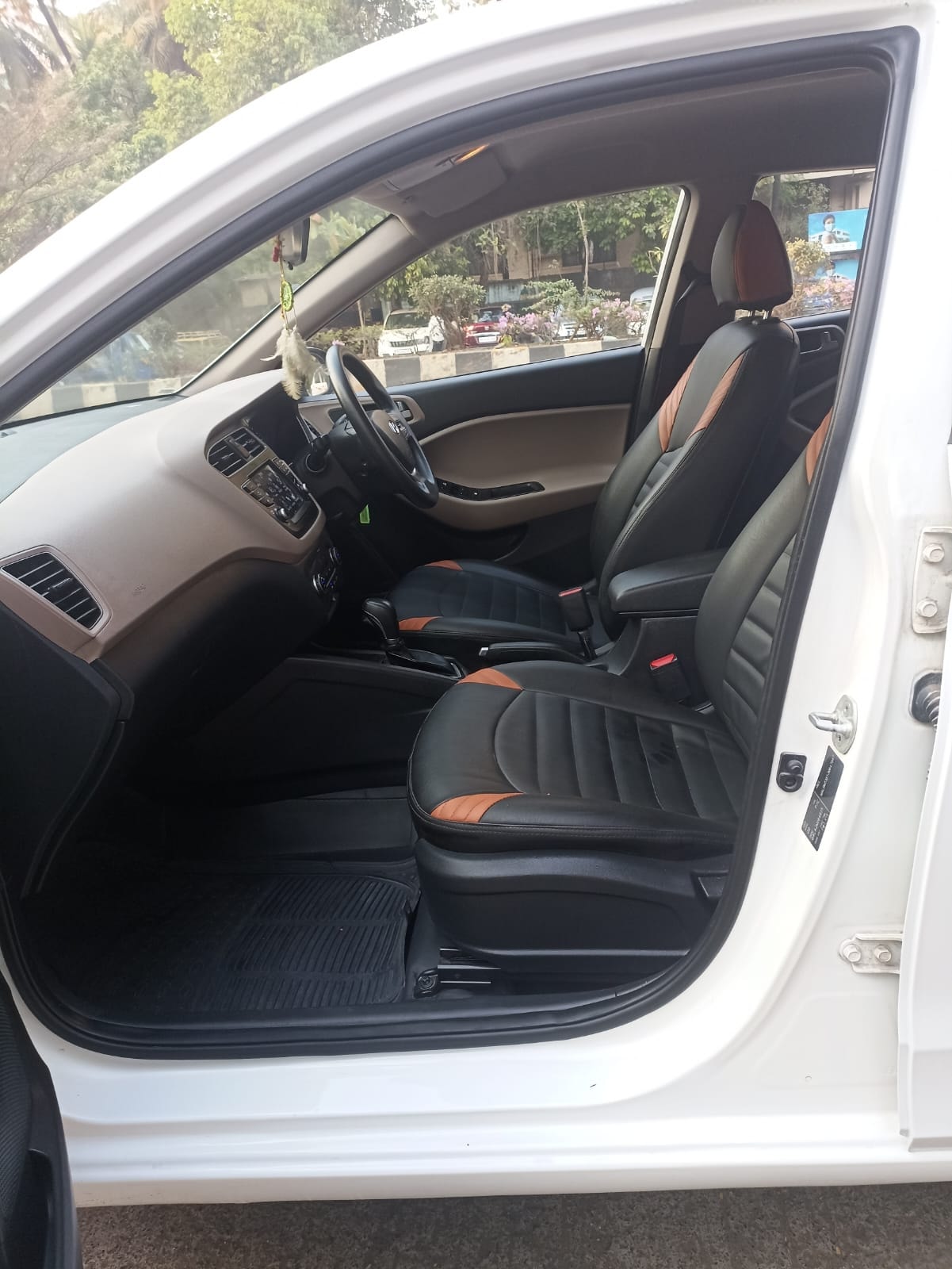 Elite i20 image 14 Elite i20 image 14