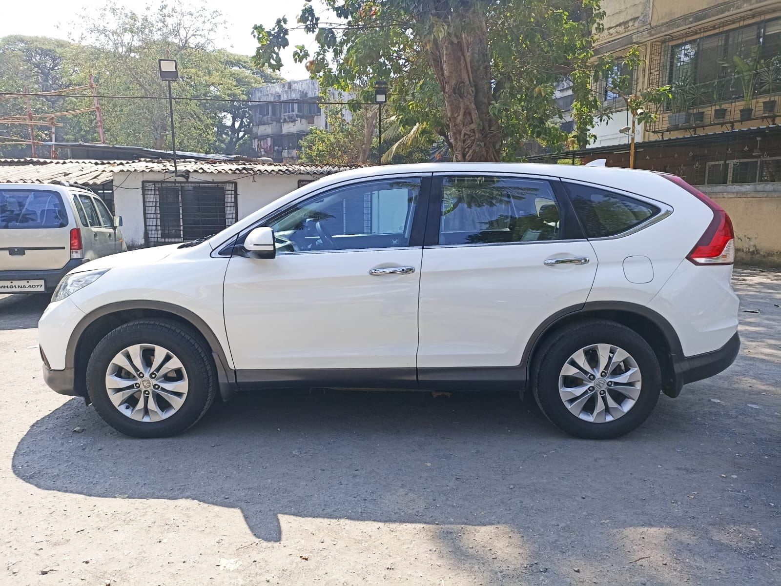 CR-V image 2 CR-V image 2