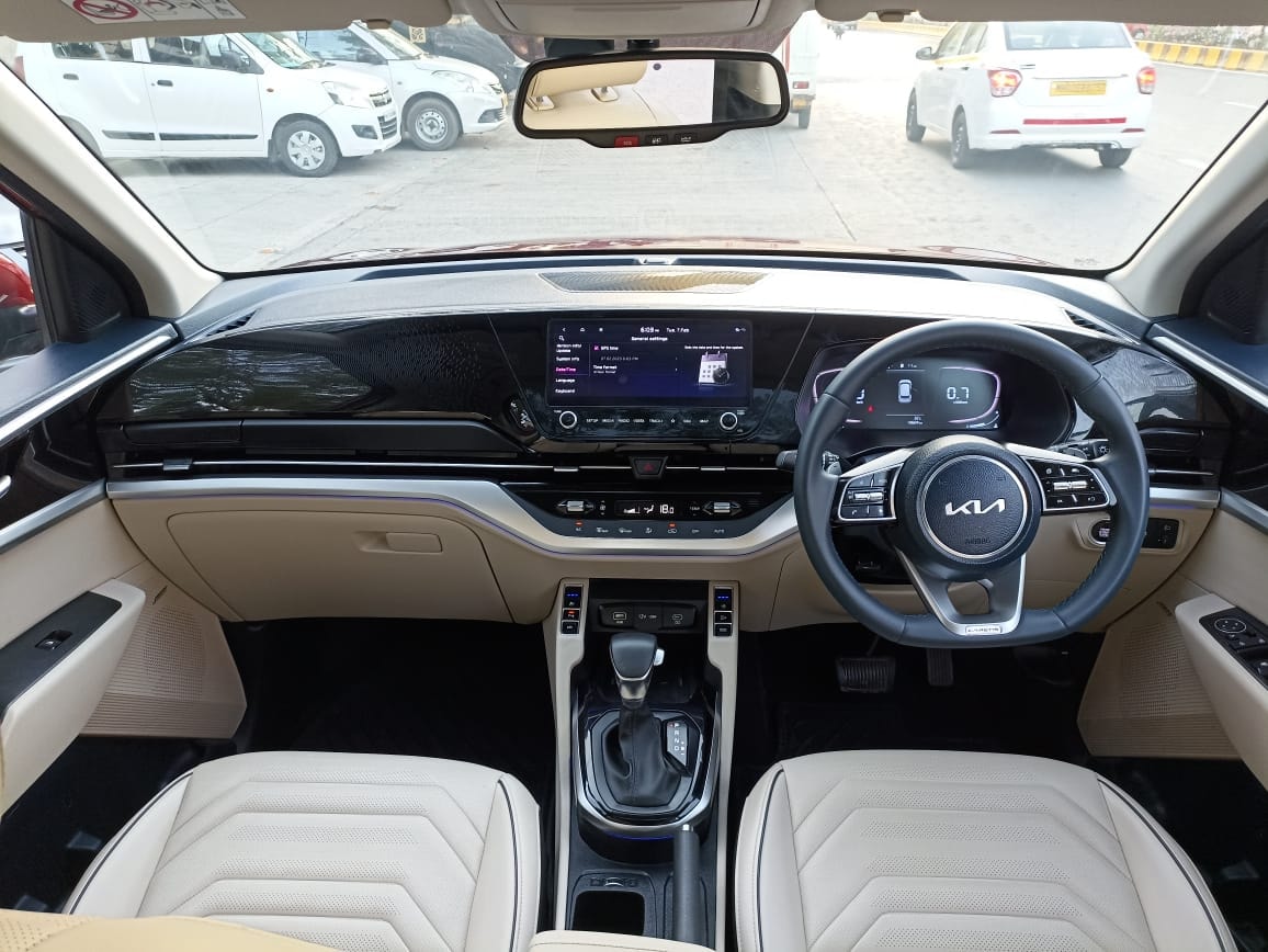 Carens image 12 Carens image 12