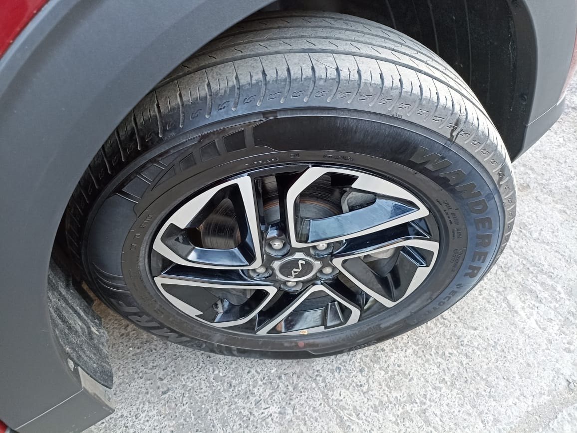 Carens image 9 Carens image 9