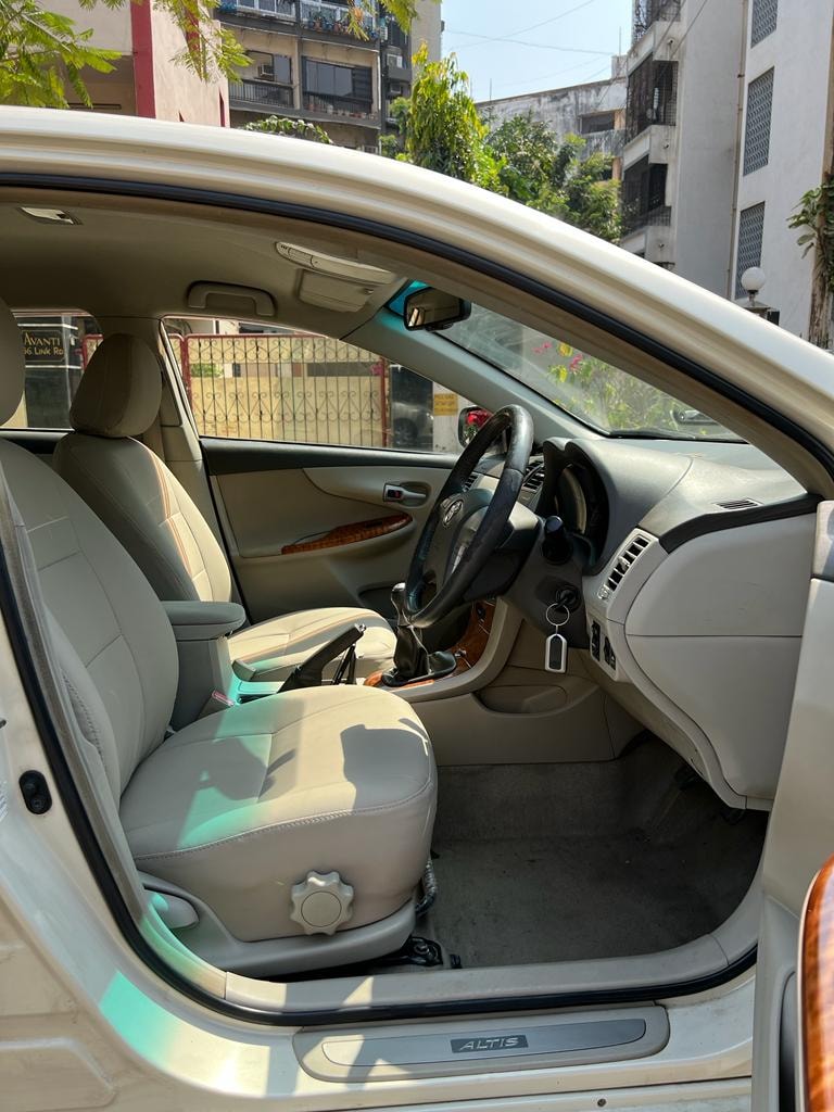 Corolla Altis image 16 Corolla Altis image 16