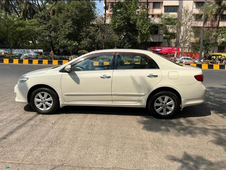 2010 Toyota Corolla Altis 1.8 G Left Side View 