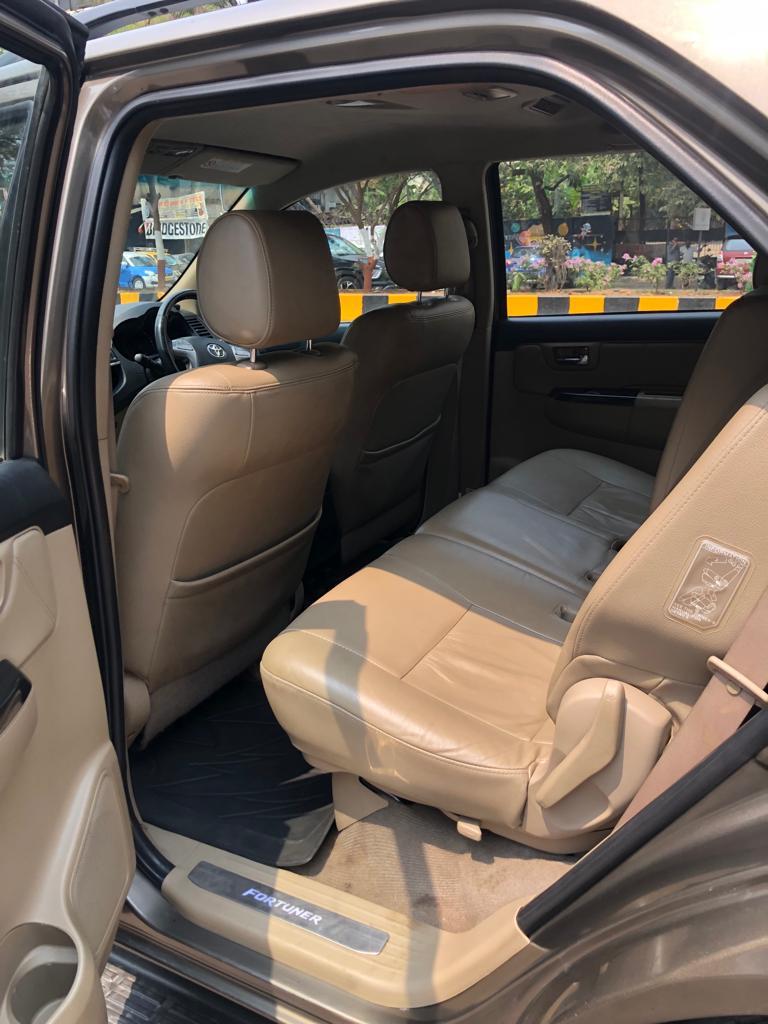 2015 Toyota Fortuner 3.0 4x2 AT Back Seats 