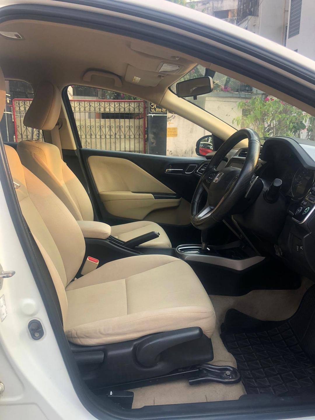 2018 Honda City V CVT Petrol [2019-2023] Front Seats 