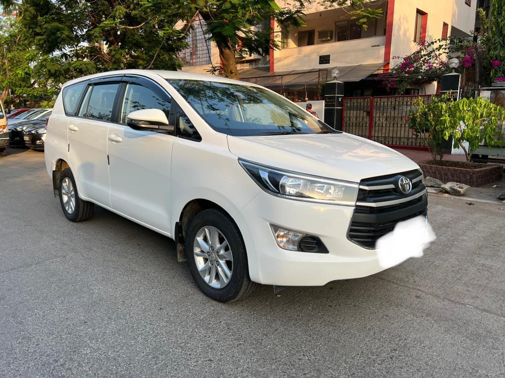 2020 Toyota Innova Crysta 2.4 GX MT 7-Seater [2020-2023] Front Right View 