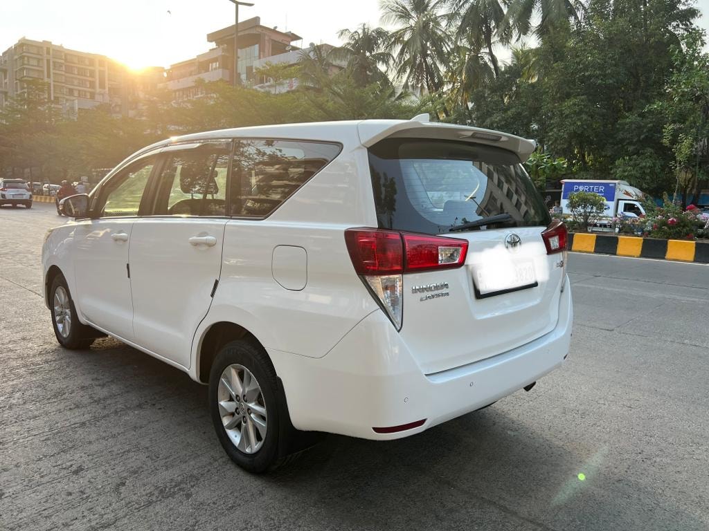 Innova Crysta image 2 Innova Crysta image 2