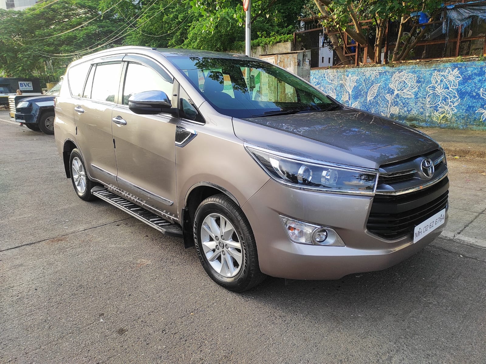 Innova Crysta image 7 Innova Crysta image 7