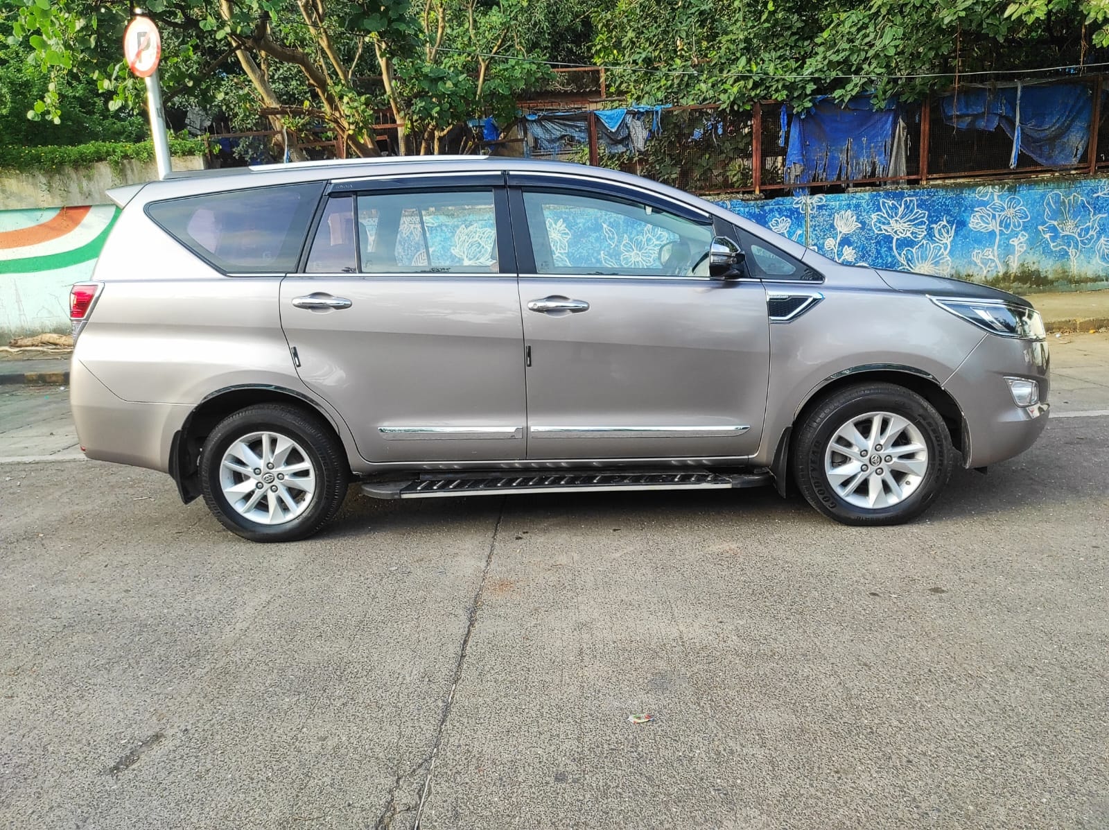 Innova Crysta image 6 Innova Crysta image 6