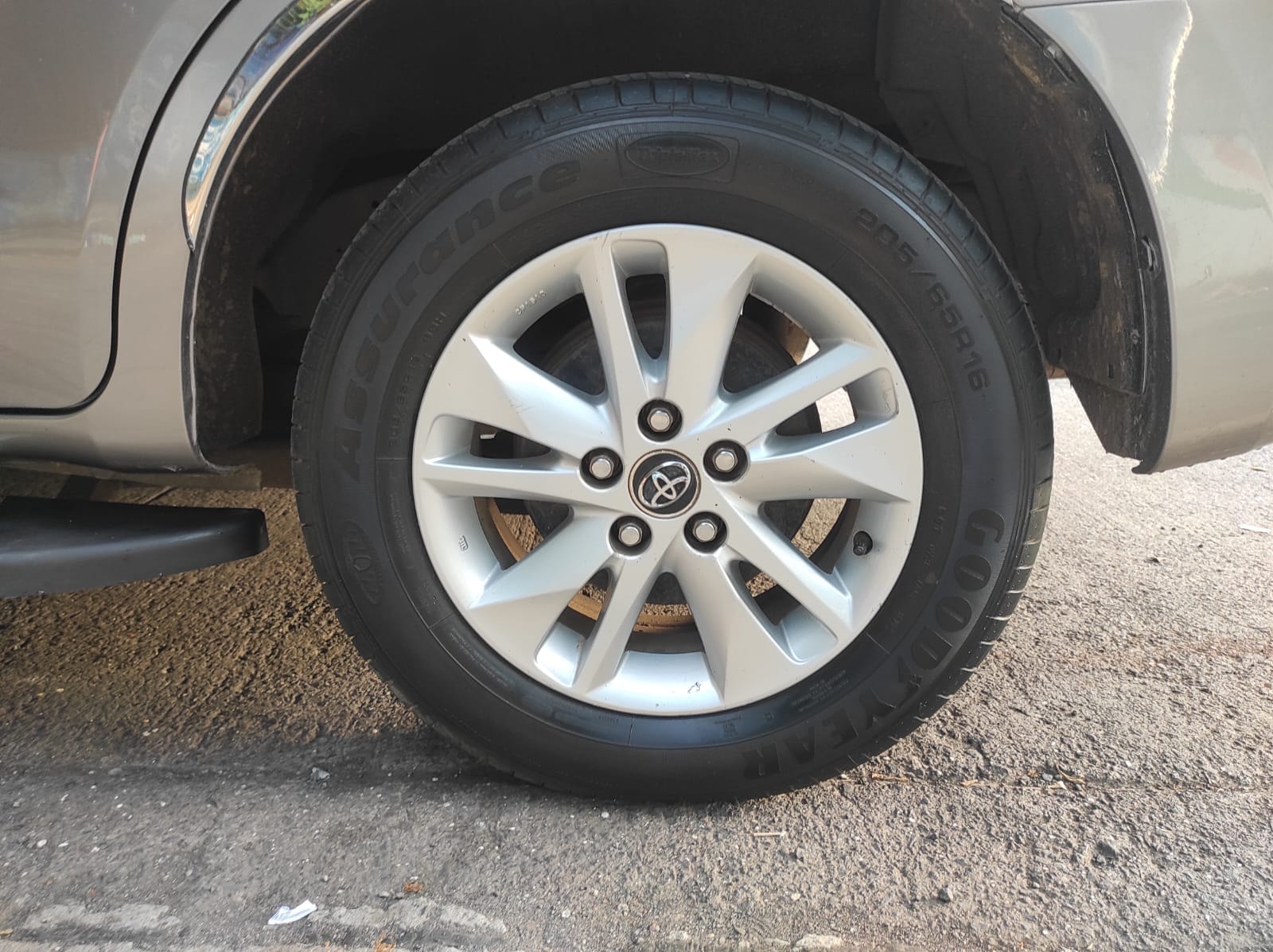 Innova Crysta image 9 Innova Crysta image 9