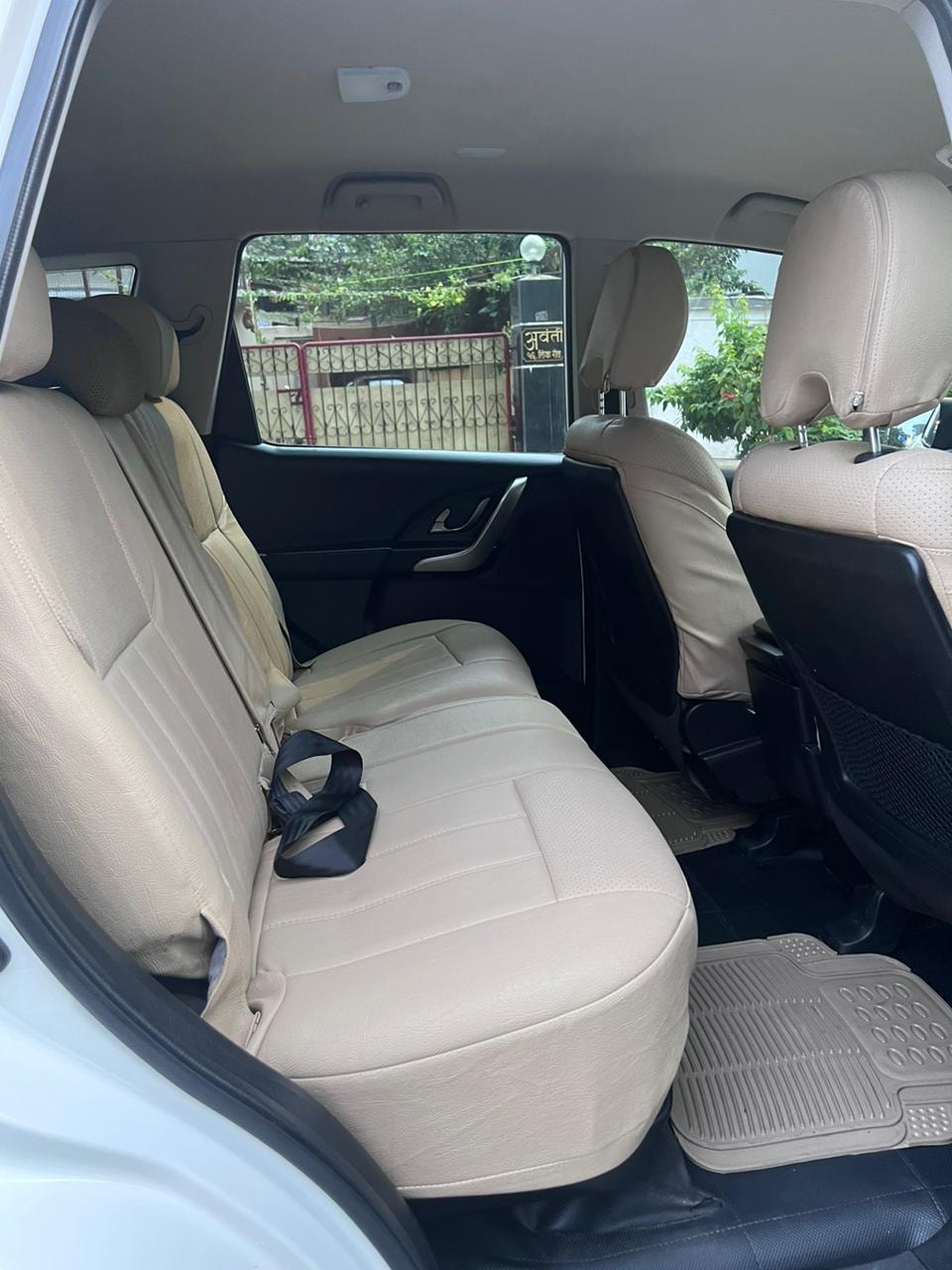 XUV500 image 17 XUV500 image 17