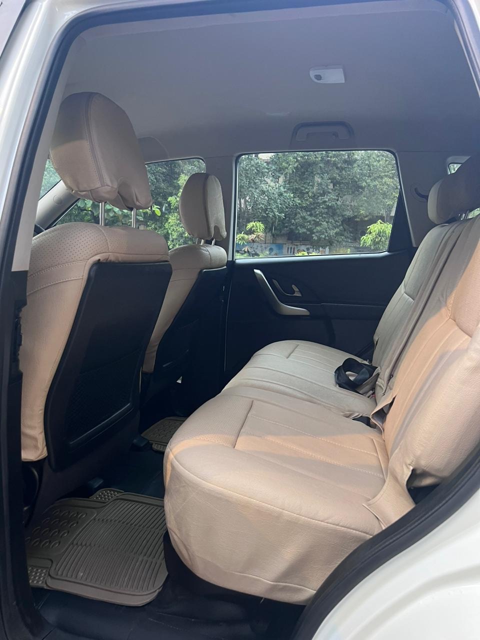 XUV500 image 15 XUV500 image 15