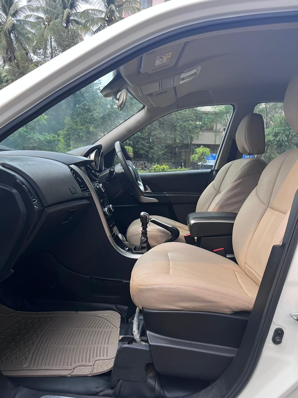 XUV500 image 14 XUV500 image 14