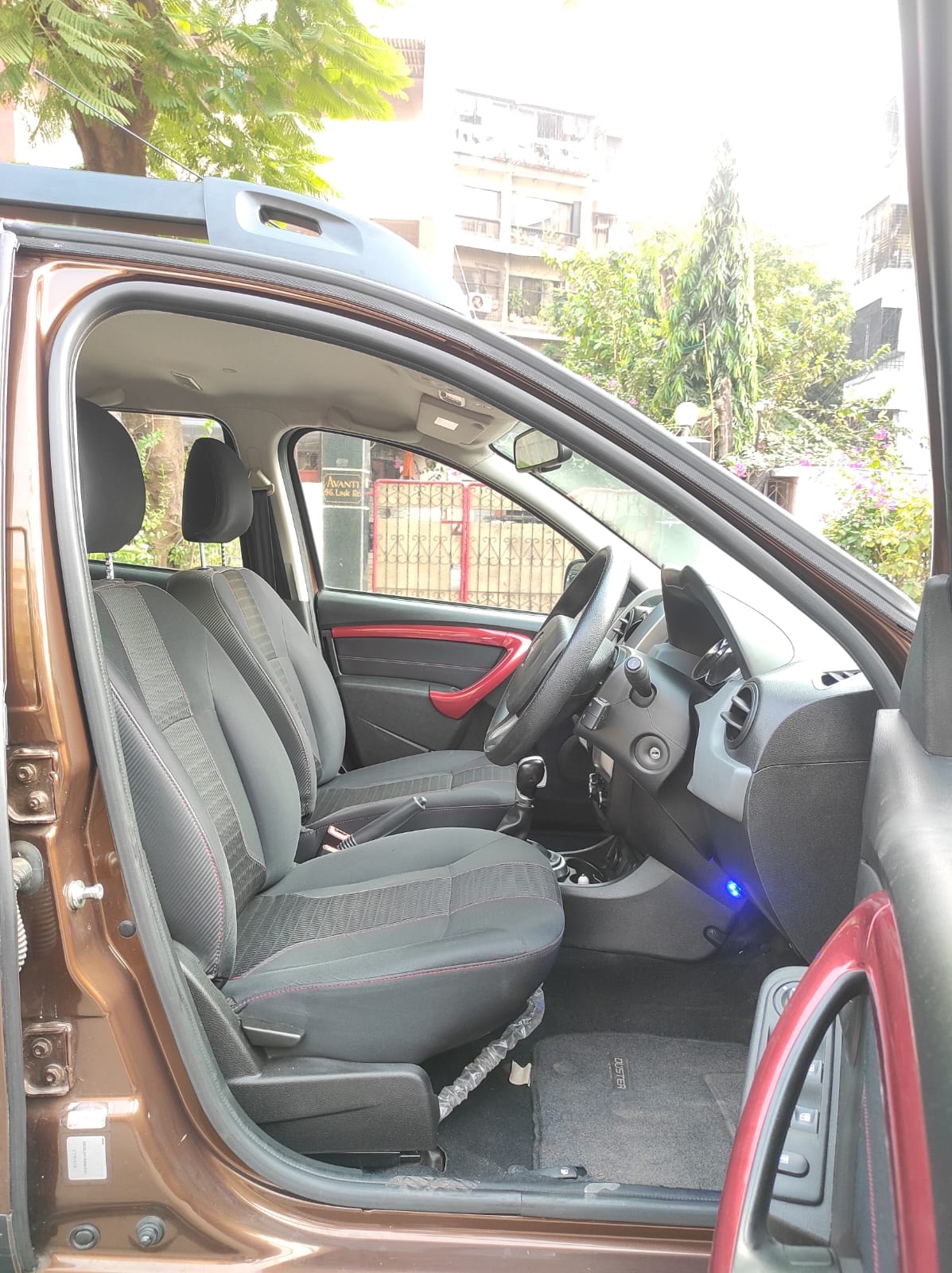 Duster image 16 Duster image 16