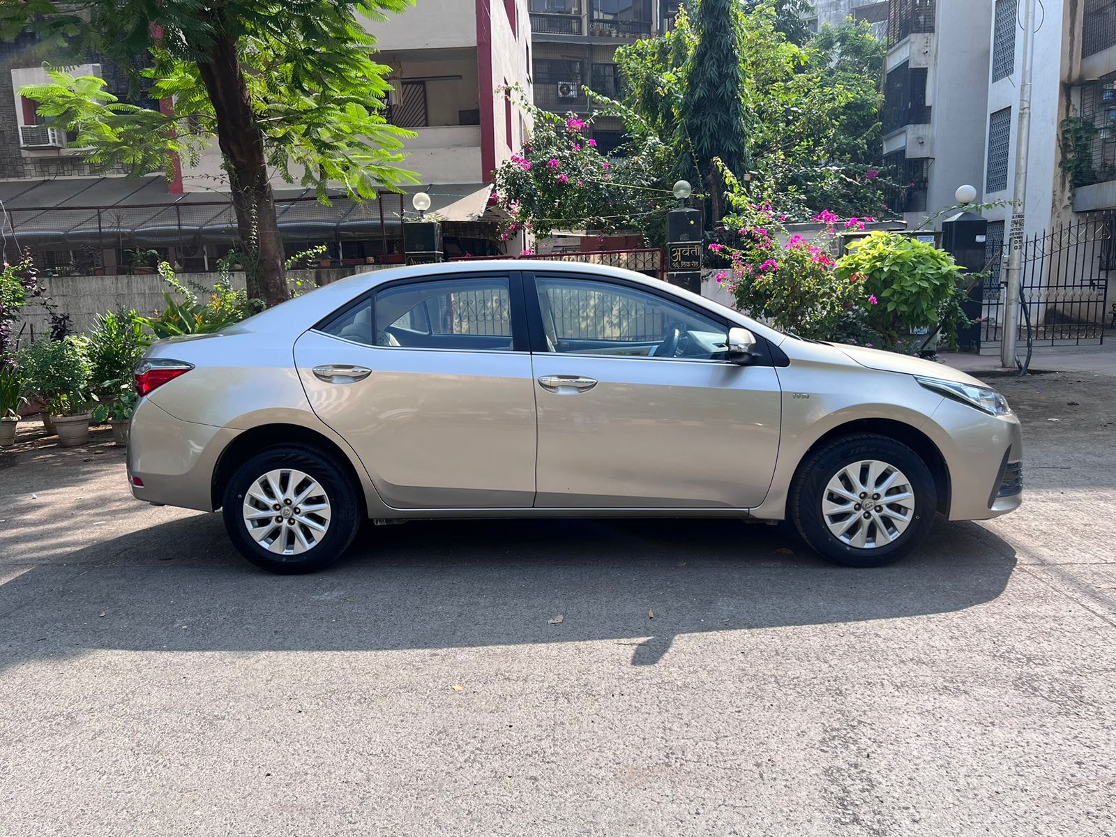 Corolla Altis image 6 Corolla Altis image 6