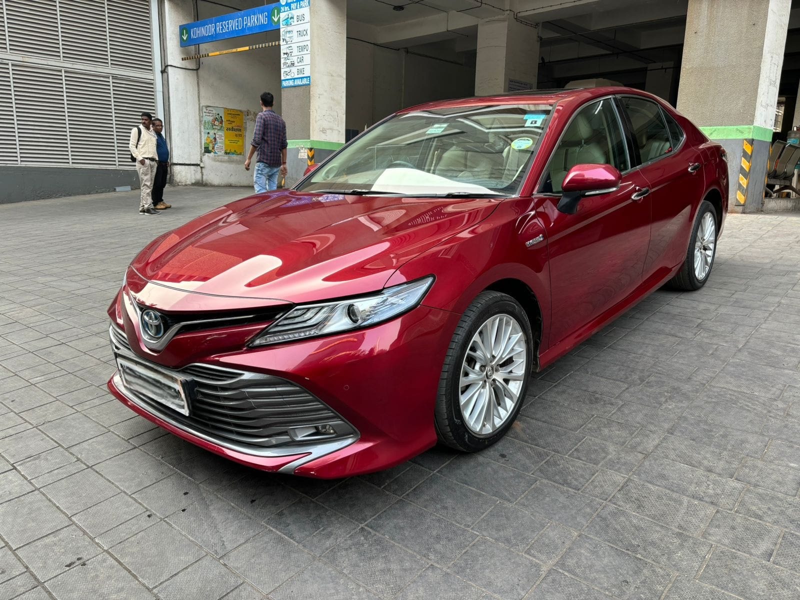 Camry image 1 Camry image 1