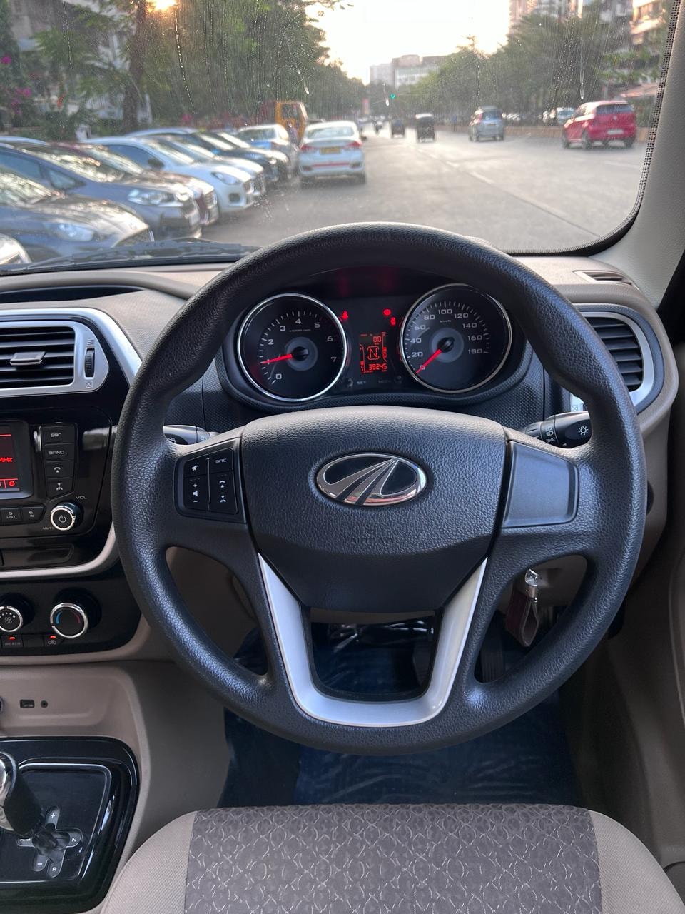 TUV300 image 13 TUV300 image 13