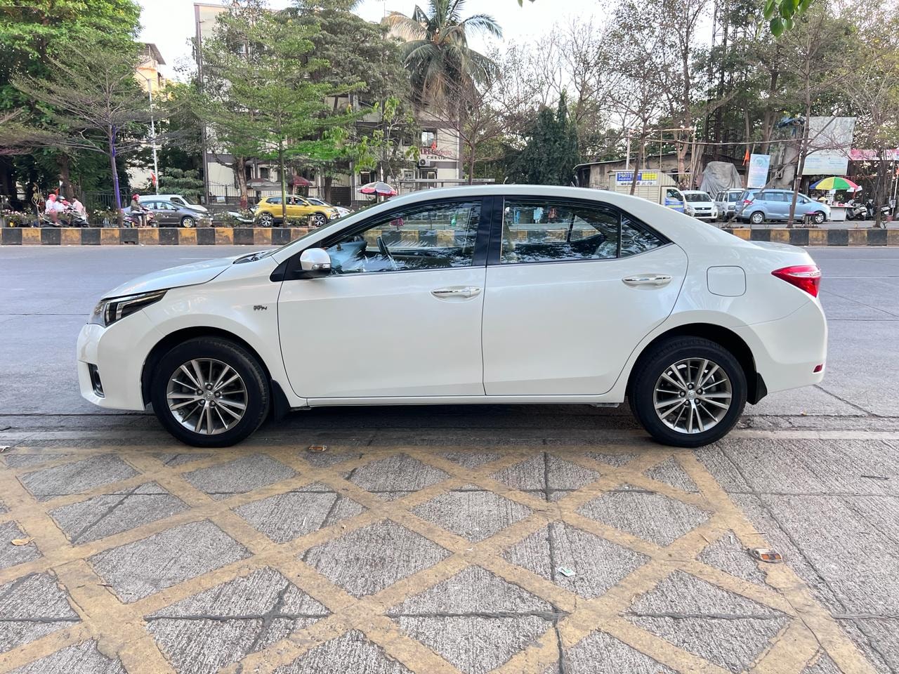 Corolla Altis image 2 Corolla Altis image 2
