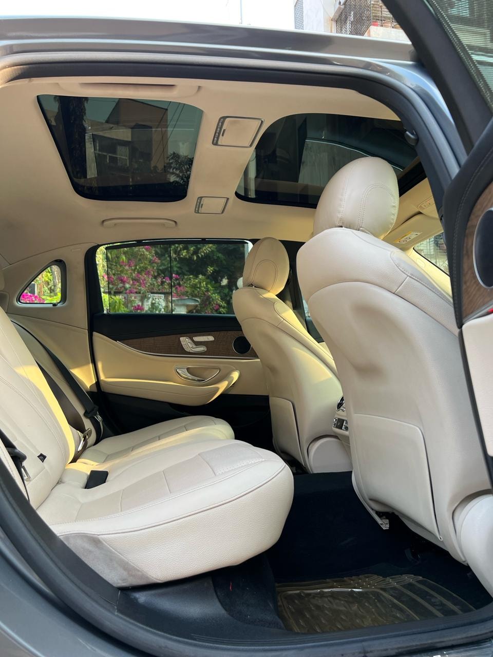 E-Class image 14 E-Class image 14