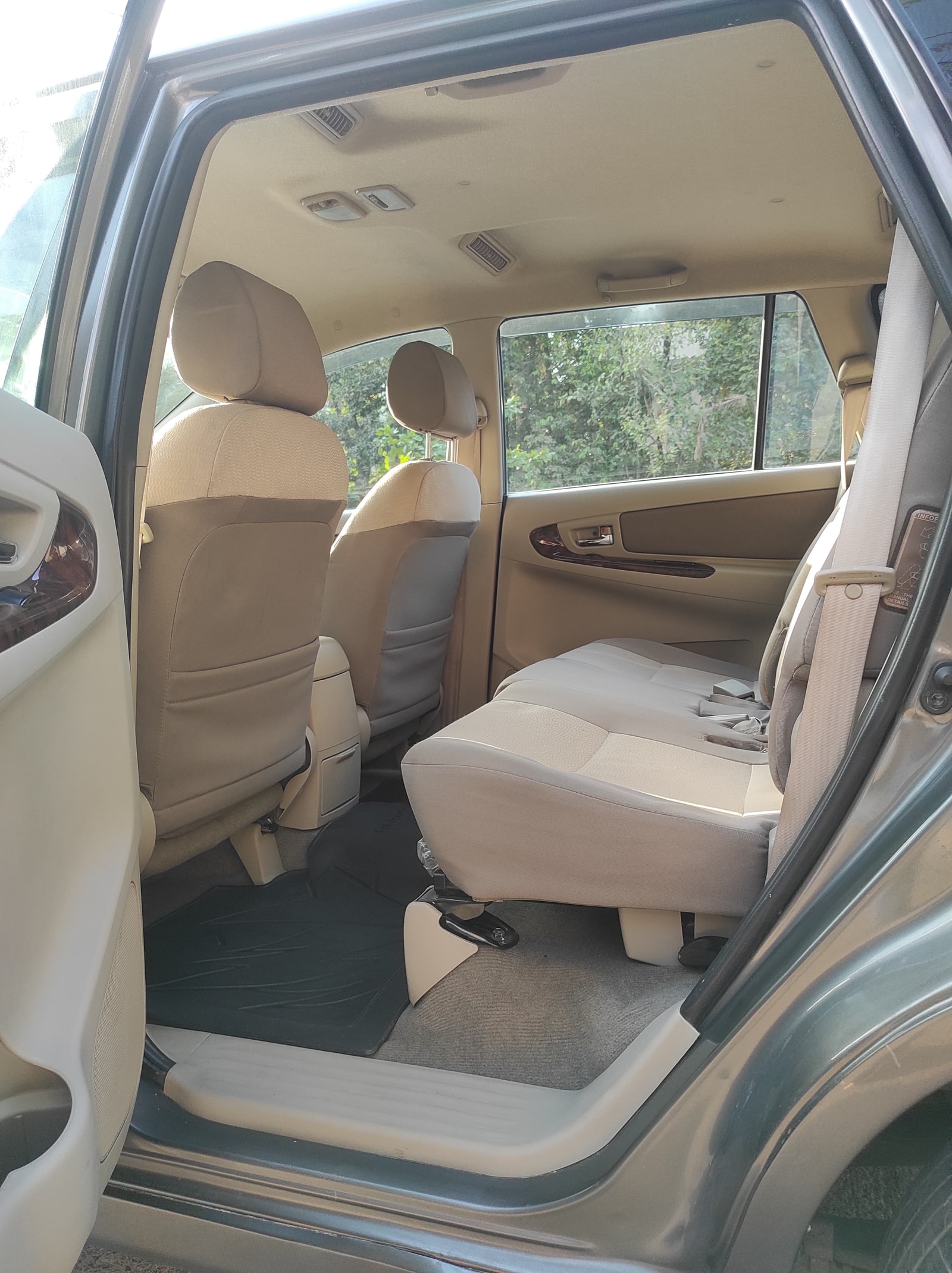 Innova image 17 Innova image 17