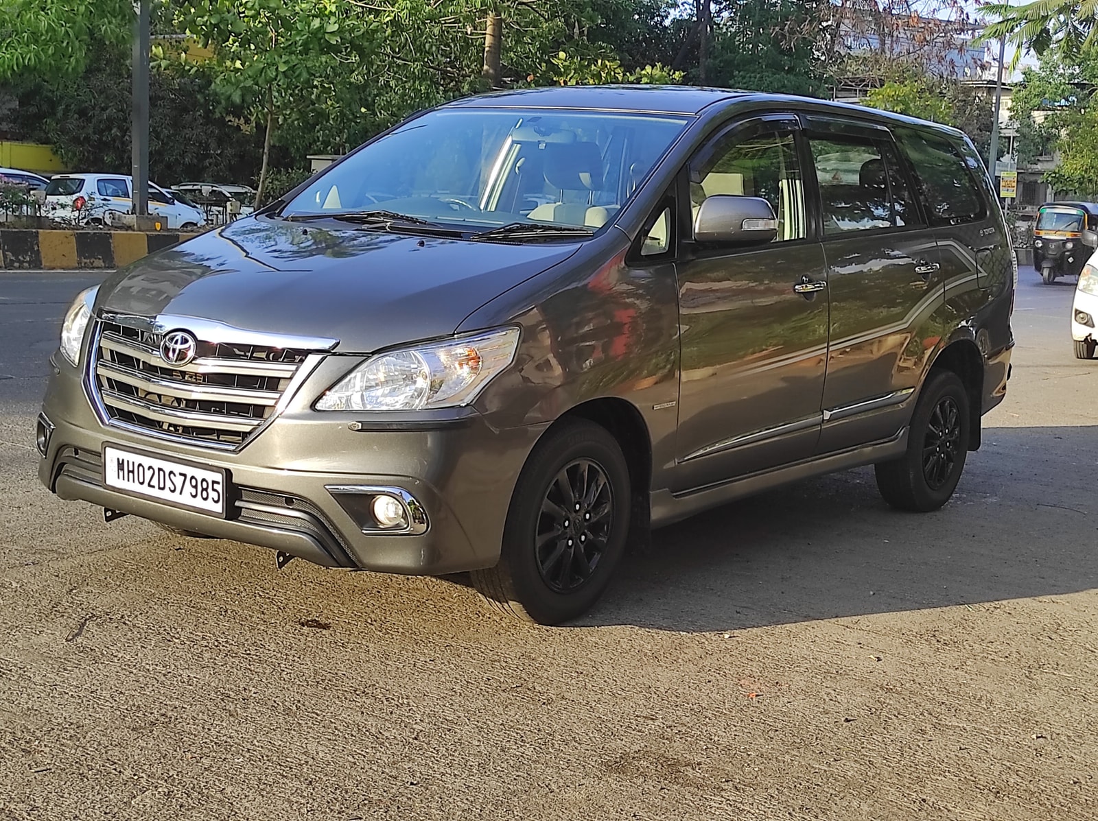 Innova image 1 Innova image 1