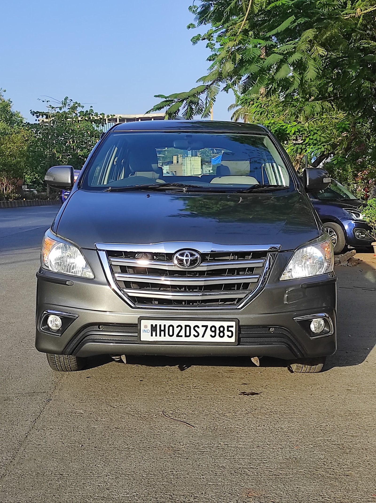 Innova image 8 Innova image 8