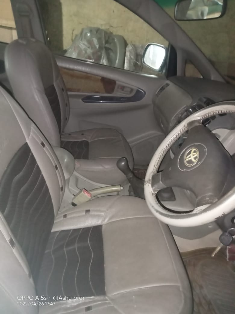 Innova image 8 Innova image 8