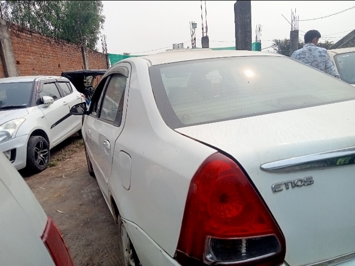 Etios image 3 Etios image 3