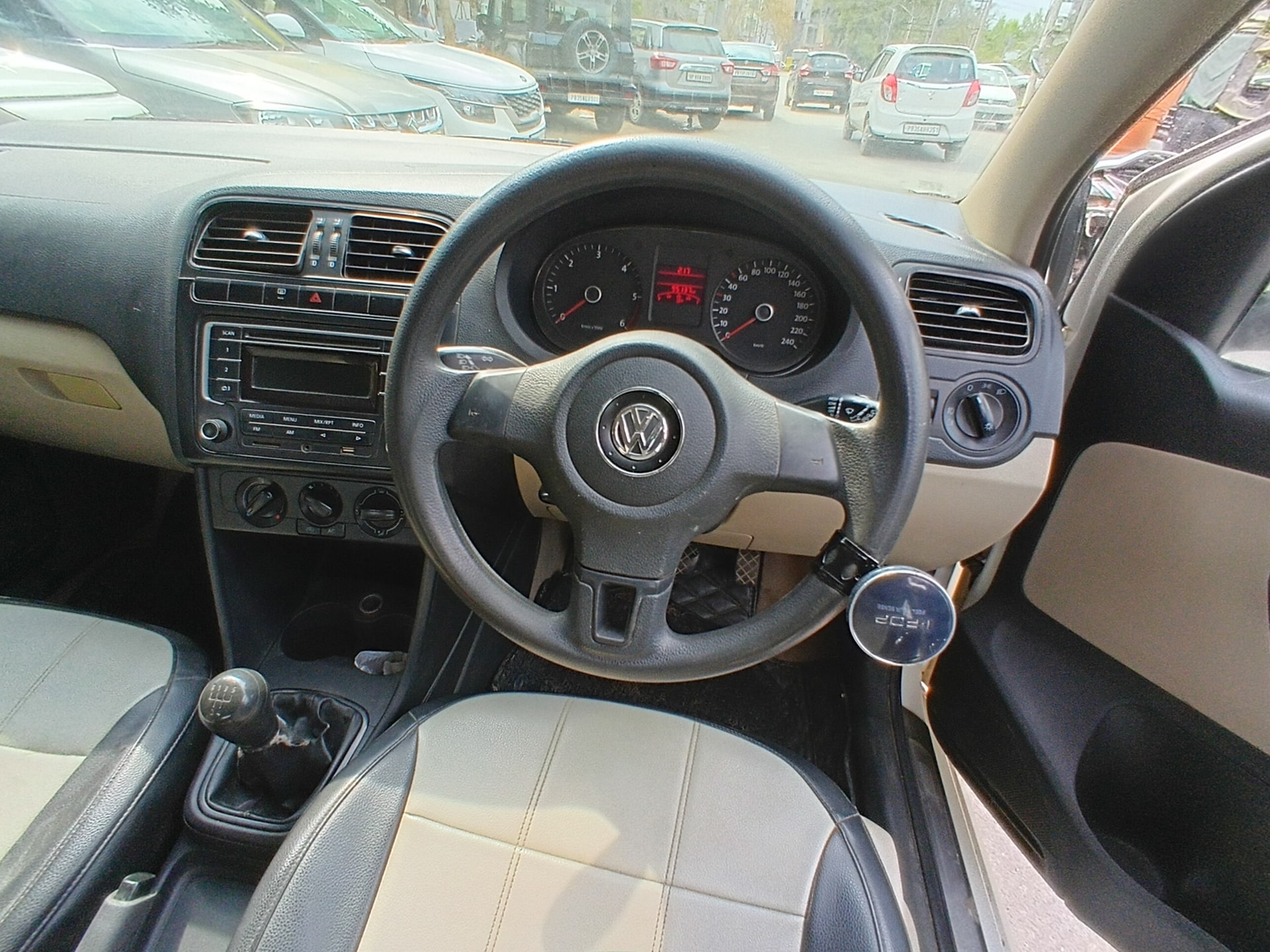 XUV 3XO image 2 XUV 3XO image 2