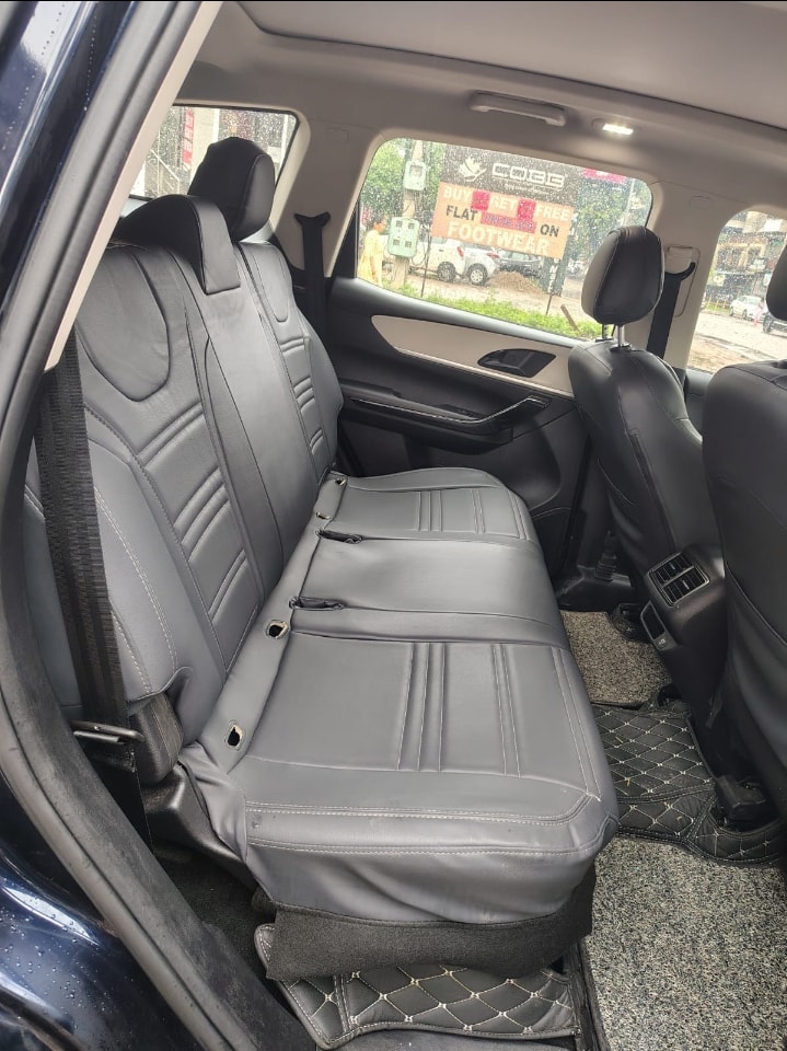 Used 2022 Mahindra XUV700 Used 2022 Mahindra XUV700