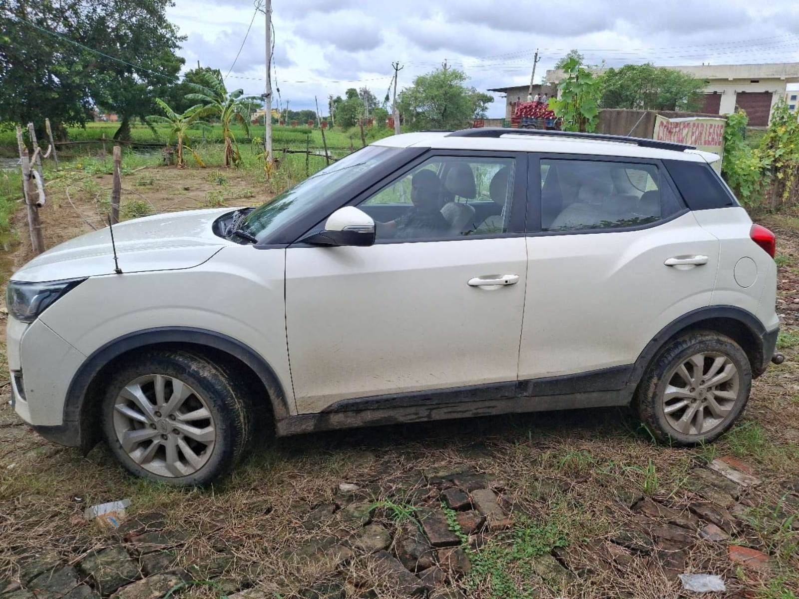 XUV300 image 2 XUV300 image 2