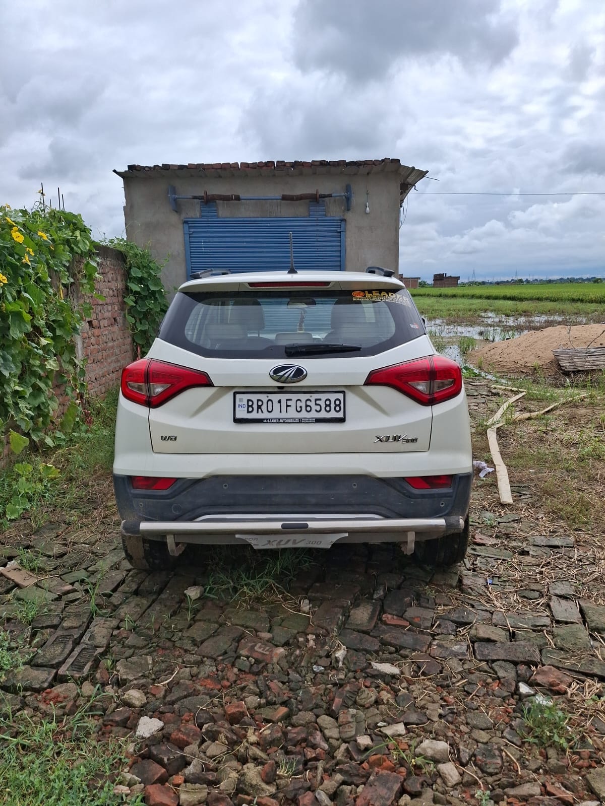 Used 2021 Mahindra XUV300 Used 2021 Mahindra XUV300