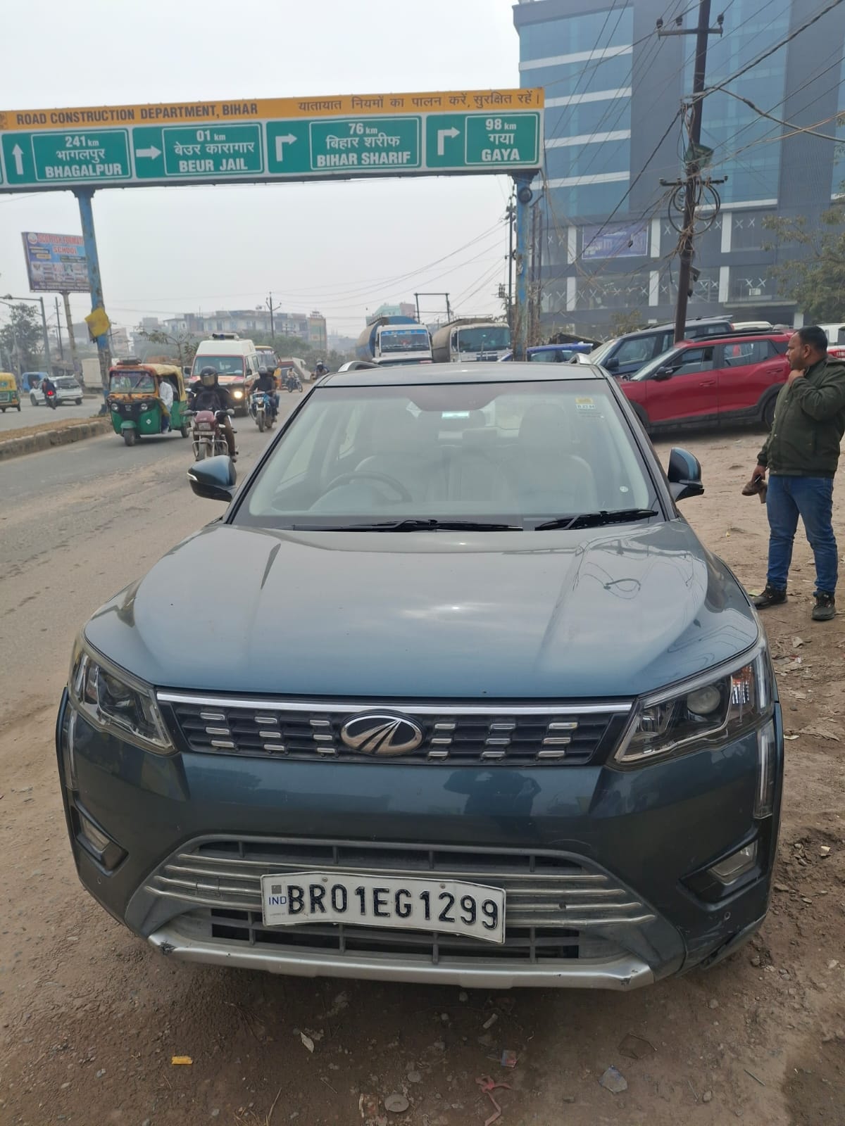 XUV300 image 2 XUV300 image 2