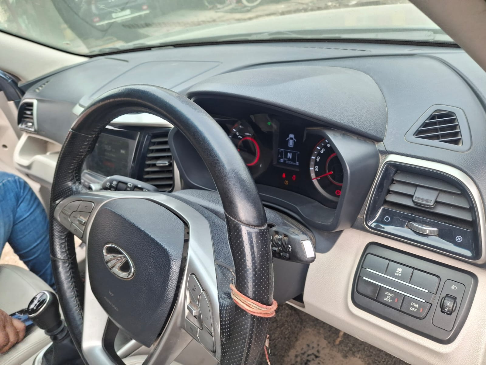 XUV300 image 2 XUV300 image 2