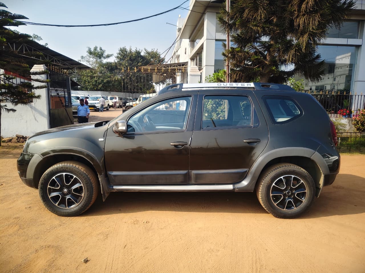 Duster image 2 Duster image 2