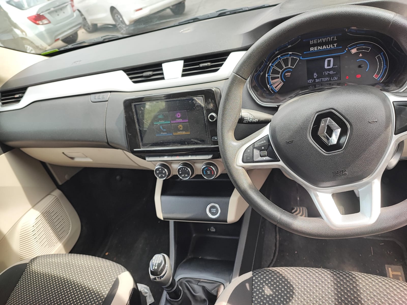 Used 2022 Renault Triber Used 2022 Renault Triber