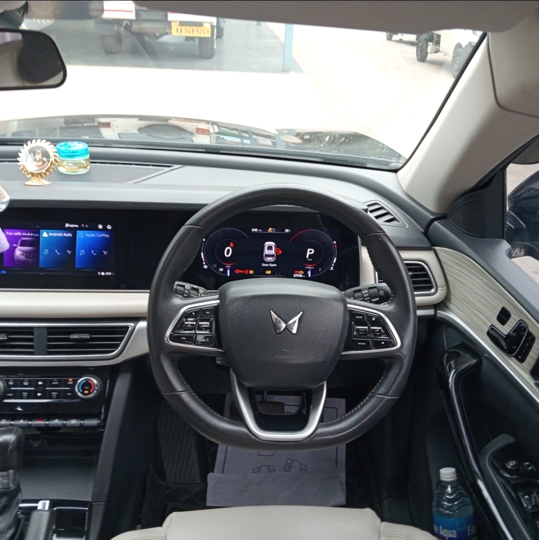 XUV700 image 13 XUV700 image 13