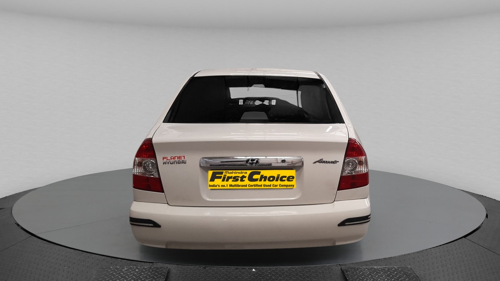 Accent image 4 Accent image 4