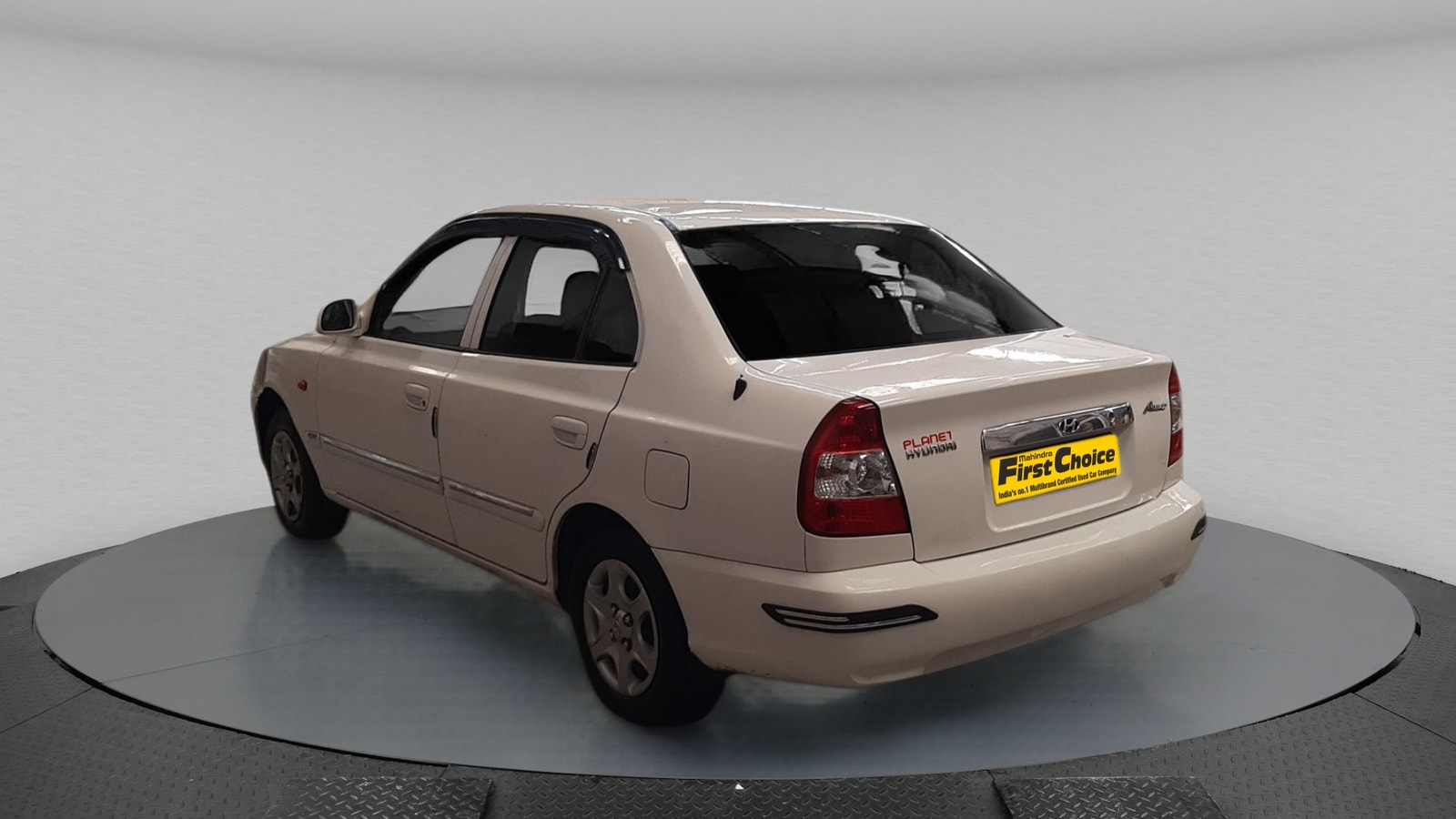 Accent image 3 Accent image 3