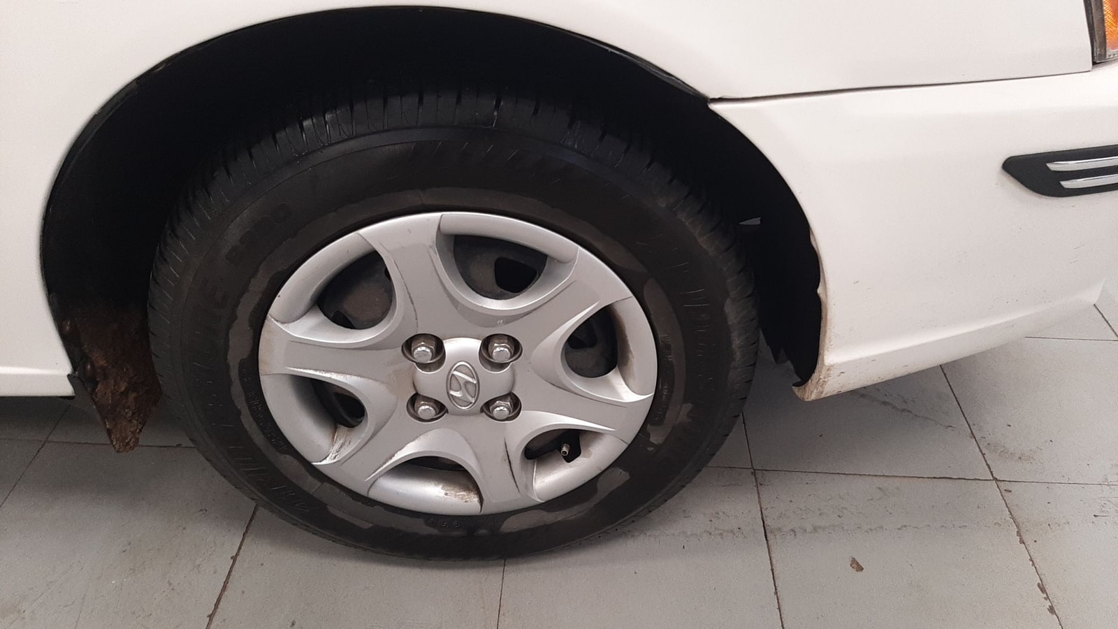 Accent image 9 Accent image 9