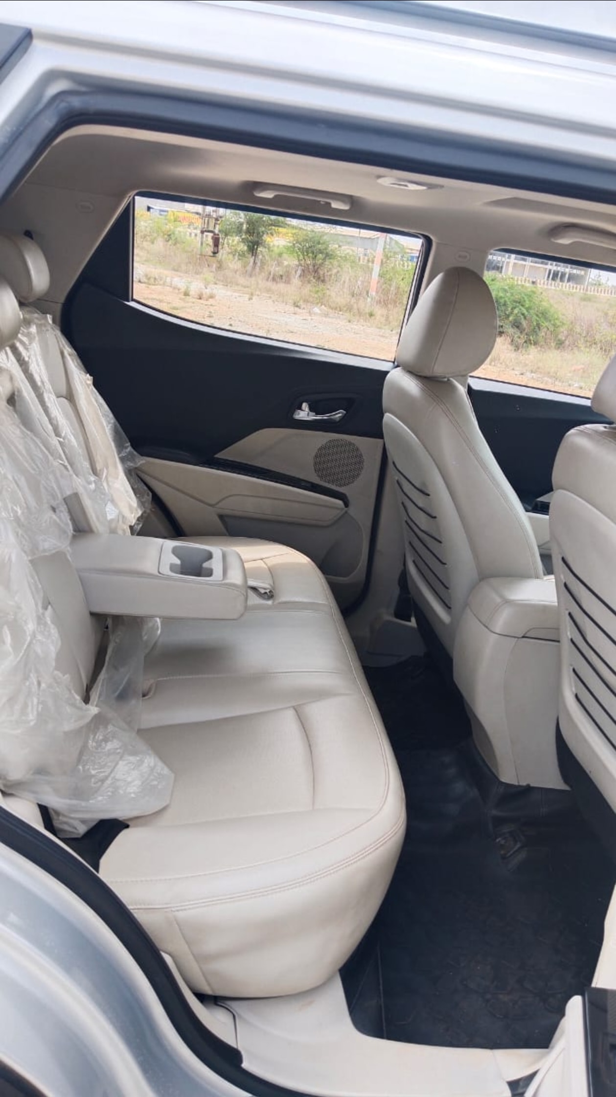 XUV300 image 14 XUV300 image 14